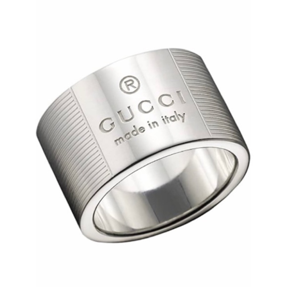 25%off (was at $199)Gucci Wide Cigar Ring Size 6,